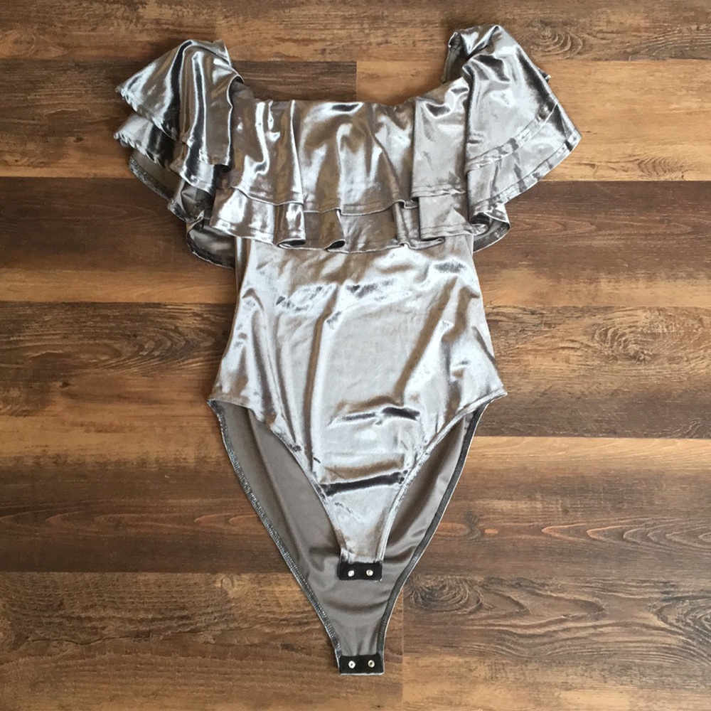 New Look velvet bodysuit top